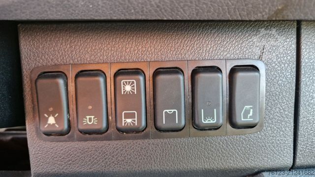 City bus MERCEDES-BENZ Lagerfahrzeug Bürgerbus Niederflur 9 Sitze