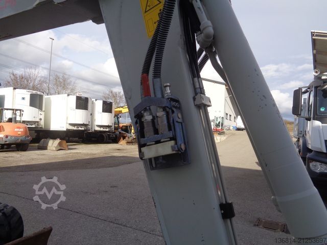 Minibagger TAKEUCHI TB 250 Powertilt + 4 x Löffel TAK-Lock