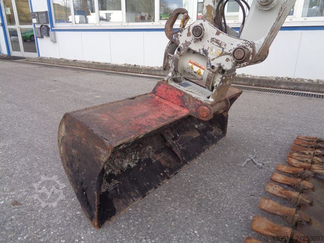Minibagger TAKEUCHI TB 250 Powertilt + 4 x Löffel TAK-Lock