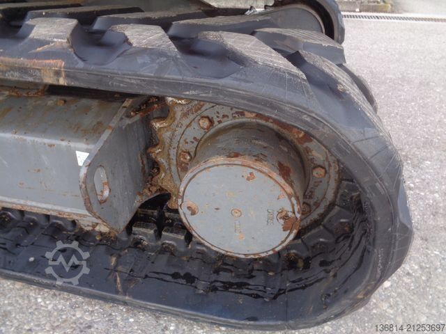 Minibagger TAKEUCHI TB 250 Powertilt + 4 x Löffel TAK-Lock