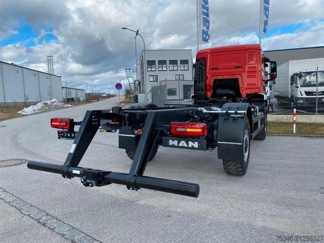 Special purpose truck MAN TGM 18.250 4x4 BB/Fahrgestell/3-Sitze/Neu