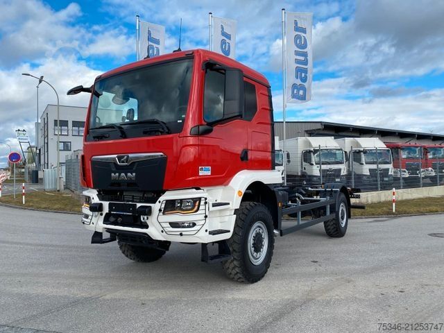 Special purpose truck MAN TGM 18.250 4x4 BB/Fahrgestell/3-Sitze/Neu