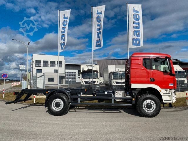 Special purpose truck MAN TGM 18.250 4x4 BB/Fahrgestell/3-Sitze/Neu