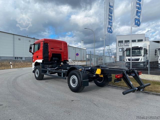 Special purpose truck MAN TGM 18.250 4x4 BB/Fahrgestell/3-Sitze/Neu