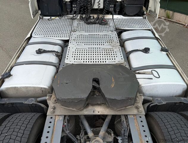 Standard tractor unit DAF XF 480 FT SSC 2X TANKS PARK AIRCO ONLY 732.000 K