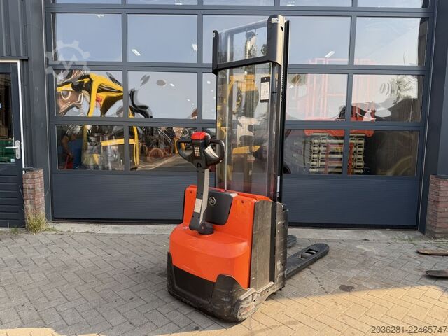 Hochhubwagen BT SWE 120L