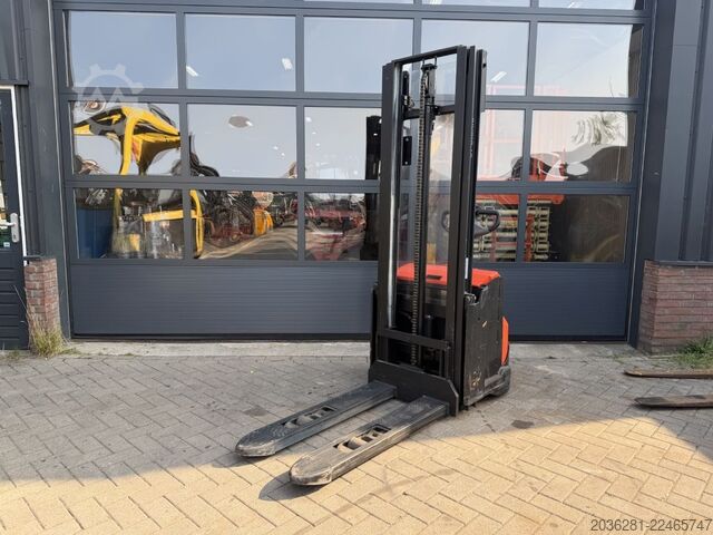 Hochhubwagen BT SWE 120L