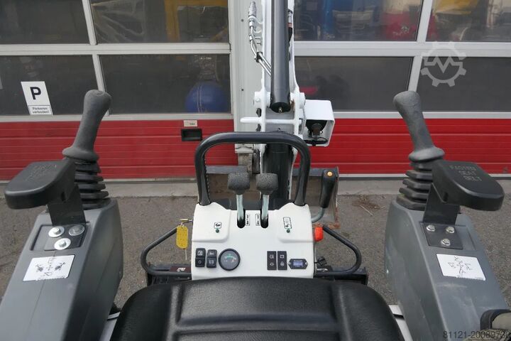 Minibagger Bobcat E10z | 109 Hours | 2023 | Complete With Buckets