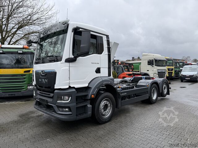 Truck chassis MAN TGS 26.330 6X2-4 BL Neu/ New
