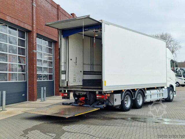 Refrigerated/frozen transport Volvo FH 13.500 Globetrotter XL 6x2 - Carrier Frigo B...