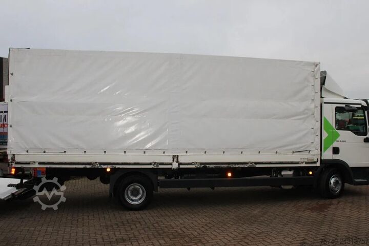 Tarpaulin MAN TGL 8.220 + EURO 6 + LIFT
