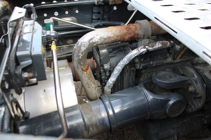 Standard tractor Iveco S-WAY 460 + LNG + retarder + euro 6