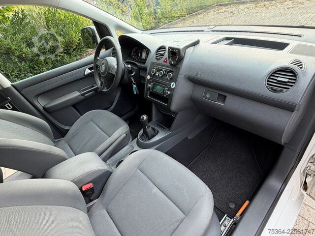 Kleinbus VW Caddy Maxi 1.6 Tdi 5 Sitze Rollstuhlrampe Klima