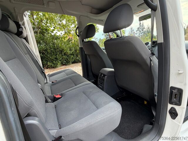 Kleinbus VW Caddy Maxi 1.6 Tdi 5 Sitze Rollstuhlrampe Klima