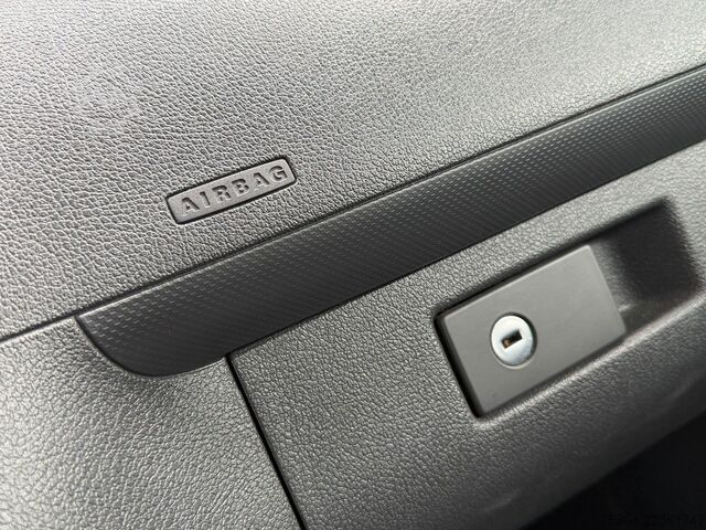 Kleinbus VW Caddy Maxi 1.6 Tdi 5 Sitze Rollstuhlrampe Klima