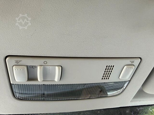Kleinbus VW Caddy Maxi 1.6 Tdi 5 Sitze Rollstuhlrampe Klima