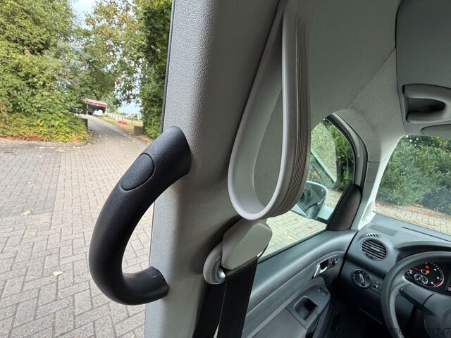 Kleinbus VW Caddy Maxi 1.6 Tdi 5 Sitze Rollstuhlrampe Klima
