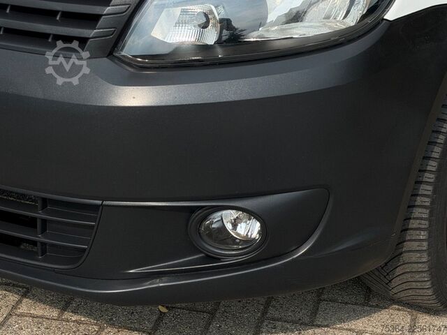 Kleinbus VW Caddy Maxi 1.6 Tdi 5 Sitze Rollstuhlrampe Klima