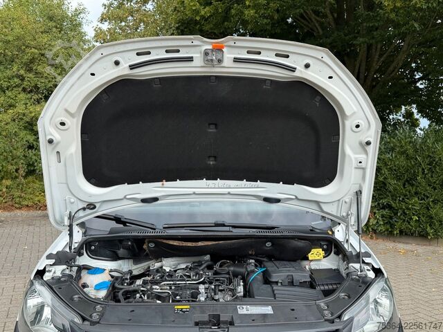 Kleinbus VW Caddy Maxi 1.6 Tdi 5 Sitze Rollstuhlrampe Klima