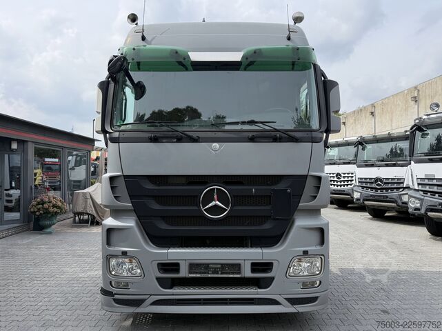 Standard SZM Mercedes-Benz Actros MP3 1846 LS Megaspace