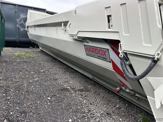 Commercial vehicle M3 Containersysteme Abrollcontainer  Halfpipe