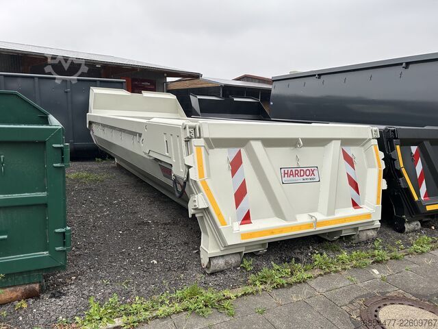 Commercial vehicle M3 Containersysteme Abrollcontainer  Halfpipe