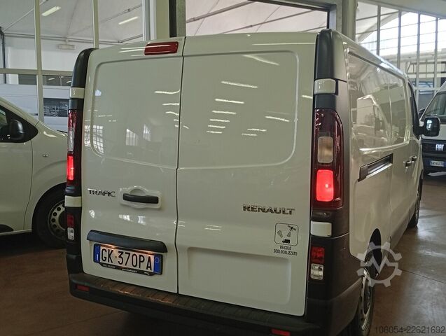 Long wheelbase van Renault Trafic L
