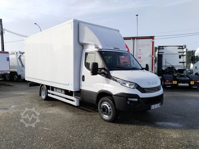 Box van Iveco DAILY 70C18