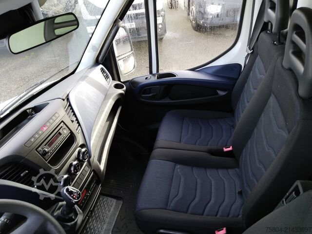 Box van Iveco DAILY 70C18