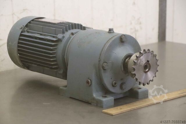 Gear motor 0.55 kW 224 rpm SEW Vector R40 DT80K-4