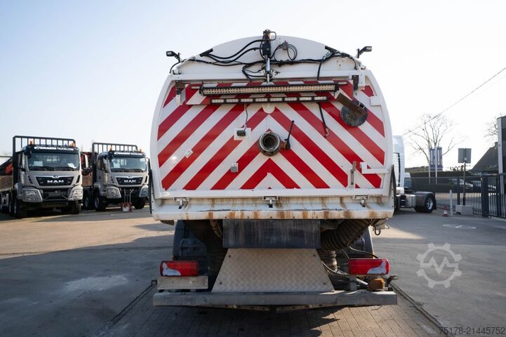 Kehrmaschine SCANIA P280 - SCHORLINGER OPTIFANT 70