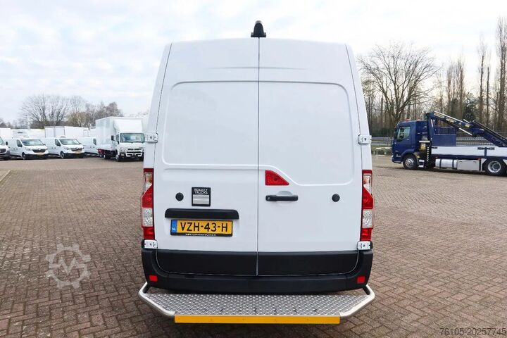 Delivery van Renault Master POST NL Uitvoering L3/H2 BPM Vrij, 3 pie...
