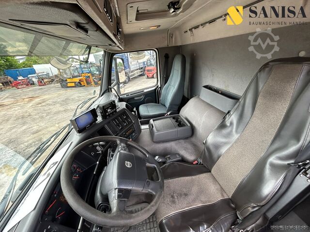 Truck with refrigerated box Volvo FM410 EEV/Carrier/LBW/3Kühlkammer/9.15m