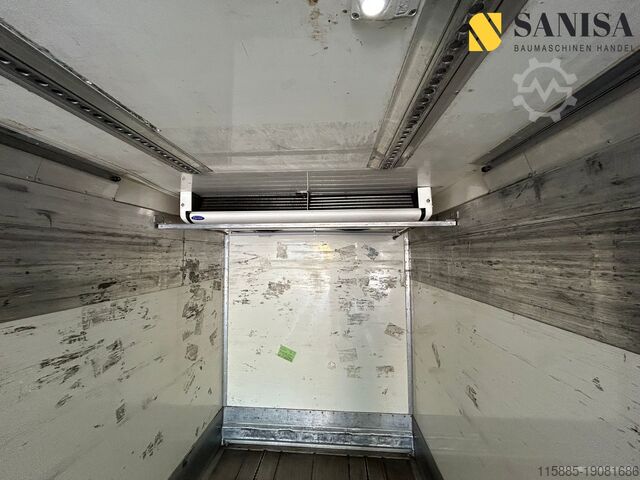 Truck with refrigerated box Volvo FM410 EEV/Carrier/LBW/3Kühlkammer/9.15m