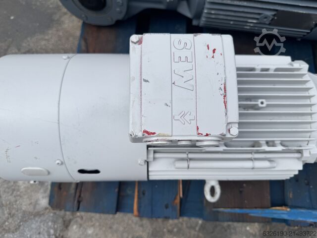 Elektromotor SEW-EURODRIVE KH67 DV132S4 5.5kW