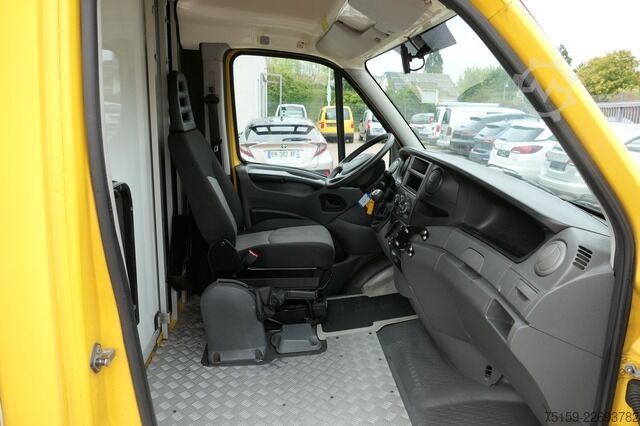 Transporter mit Koffer iveco Daily 35 S11 C30C AUTOMATIK KAMERA Regale LUFT DURCHGANG EURO-5 CoC