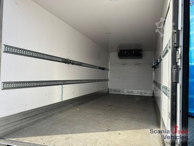 Kühlkoffer-LKW Scania P 250 DB4x2MNB FULL AIR FRIGO TAIL LIFT 2T