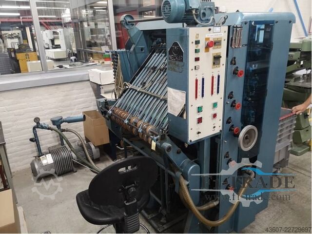 Zusammentragmaschine / Gatherer TMF N10