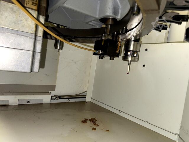 Vertikales Bearbeitungszentrum HERMLE C 1200 V