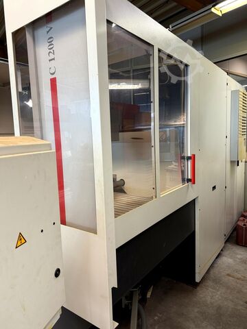 Vertikales Bearbeitungszentrum HERMLE C 1200 V