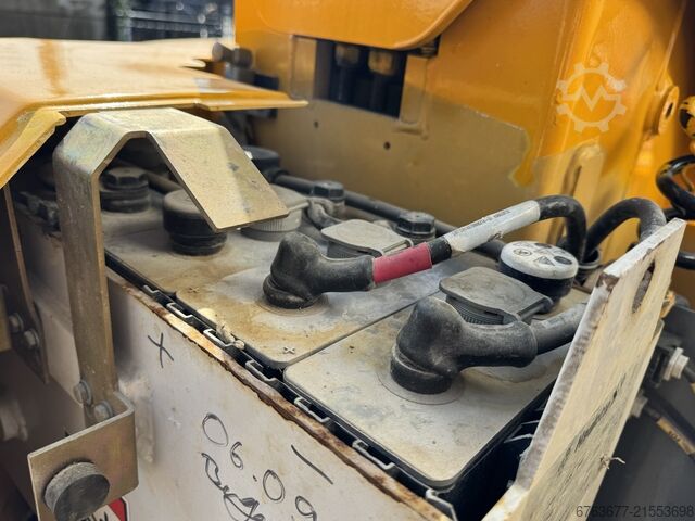 Haulotte Star 10 Elektrischer Mastbühne / Vertikaler Gelenkteleskop-Arbeitsbühne, 10 m Arbeitshöhe,  HAULOTTE Star 10 Electric Masthoogwerker / Vertical Boom lift 10M werkhoogte 2014  TUV 7-2026