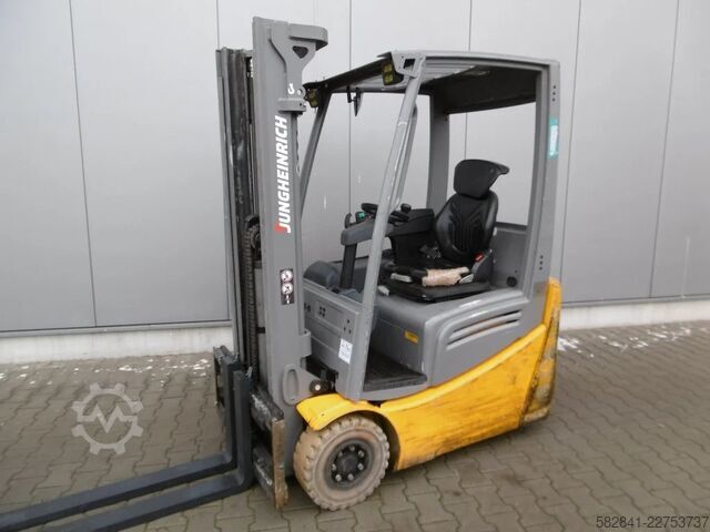 Elektro-Gabelstapler 3-Rad JUNGHEINRICH EFG 215 SP115-310ZZ