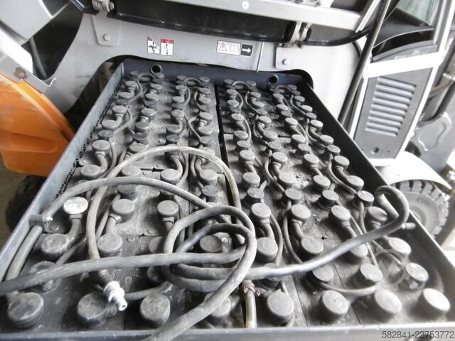 Electric 4-wheel forklift STILL RX 60-25 / Container