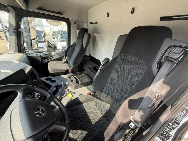 Flatbed truck with tarp MERCEDES-BENZ ACTROS 1832 L TAUTLINER 7,40 m LBW 1,5 T