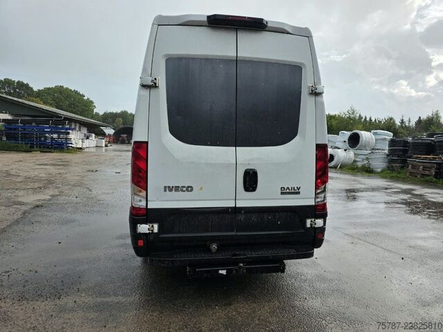 Kastenwagen hoch IVECO 35S16, 1+2 Sitzer, Klima Automat, Trennwand, AHK