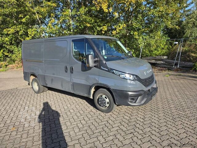 Kastenwagen hoch IVECO 35C212  Air Pro, zwillingsbereift, full option!