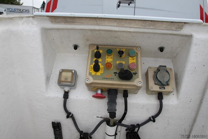 LKW mit Hubarbeitsbühne Renault Master Bühne EN100TF1 10m Klima 561h AHK