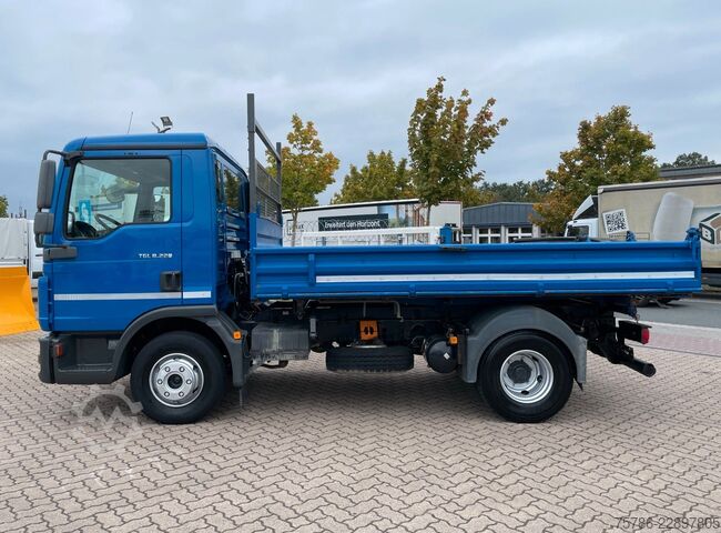 Three-way tipper van MAN TGL 8.220 Meiller/ 2x AHK+Öl/ Diff-Sperre