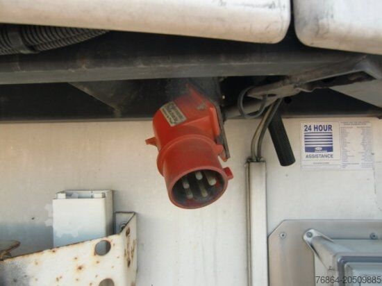 Low loader semitrailer SCHMITZ SKO 24 KüHLAUFLIEGER, CARRIER VECTOR 1550 LIFTACHSE