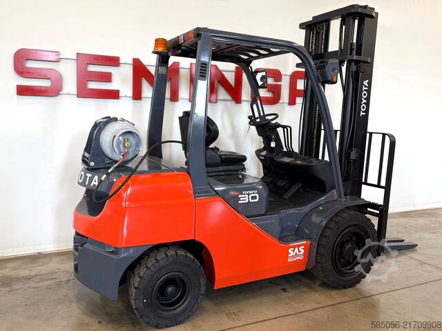 Forklift Toyota 11156 - 02-8FGF30